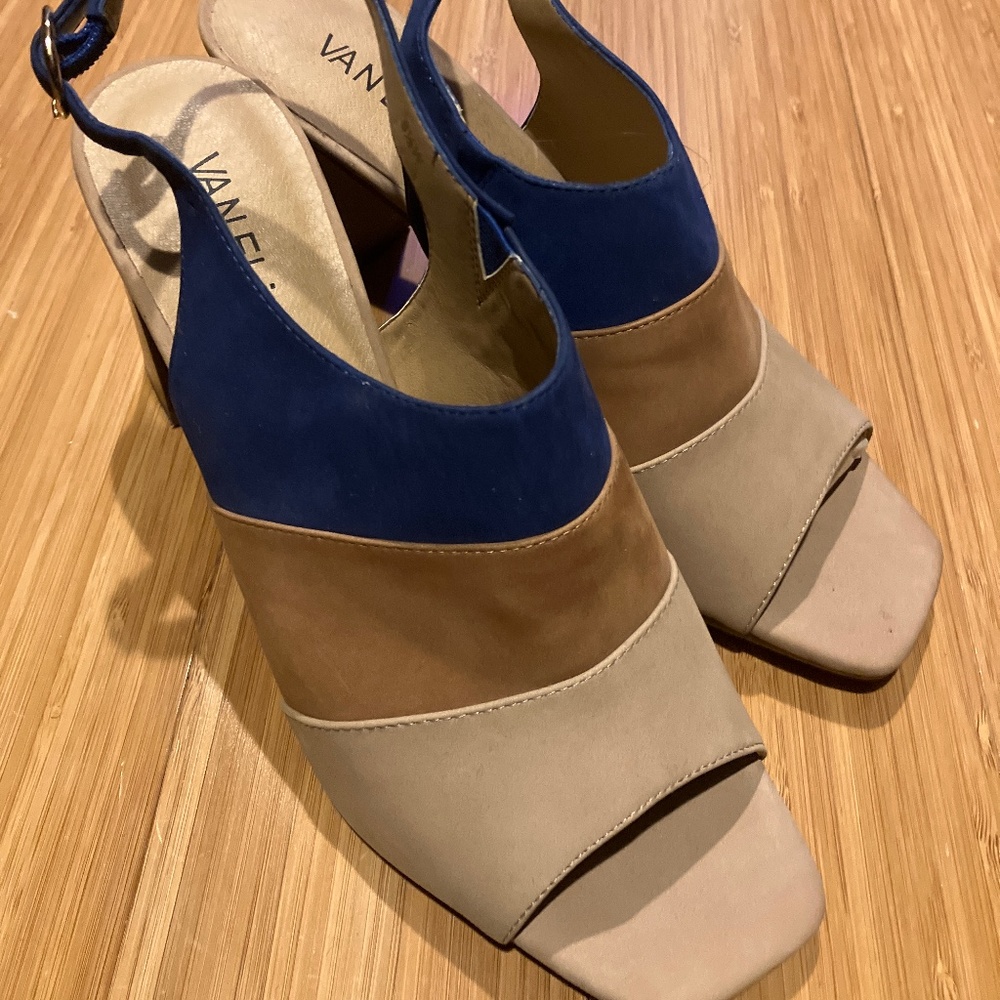 8.5 W Vaneli Heels